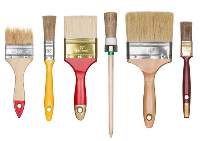 Various soft bristled paint brushes